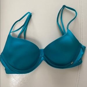 VS lightly lined plunge bra